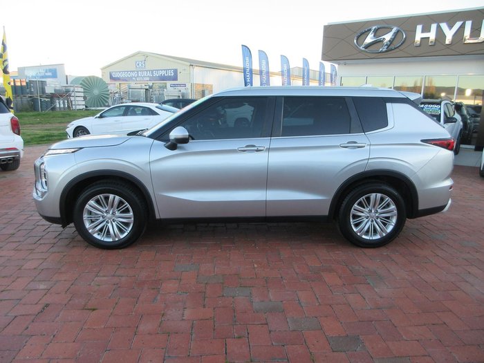 2021 Mitsubishi Outlander LS
