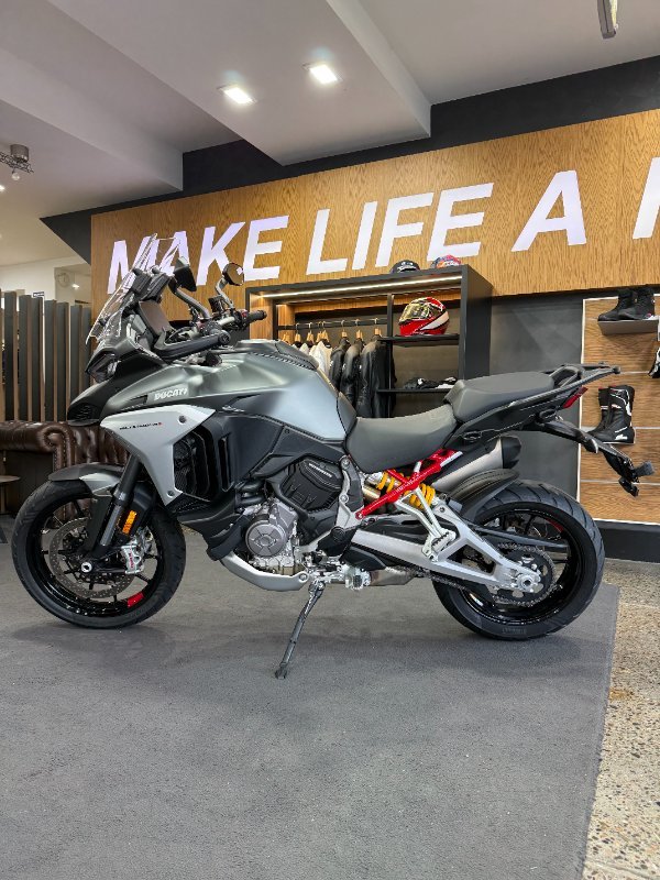 2022 DUCATI MULTISTRADA V4 S Grey