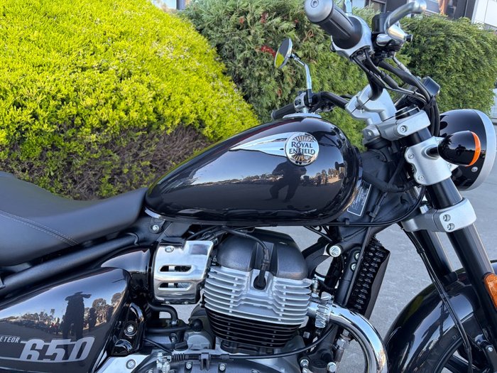 2025 Royal Enfield SUPER METEOR 650 Astral Black