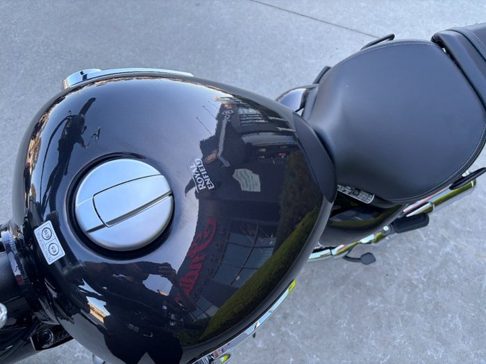 2025 Royal Enfield SUPER METEOR 650 Astral Black