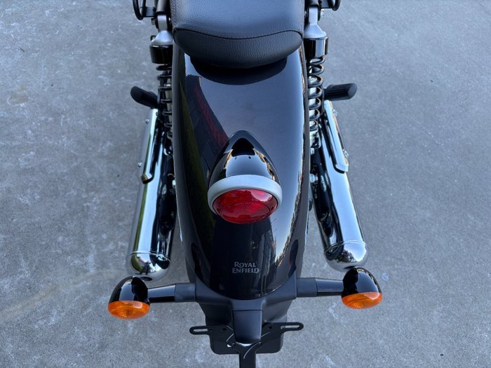 2025 Royal Enfield SUPER METEOR 650 Astral Black