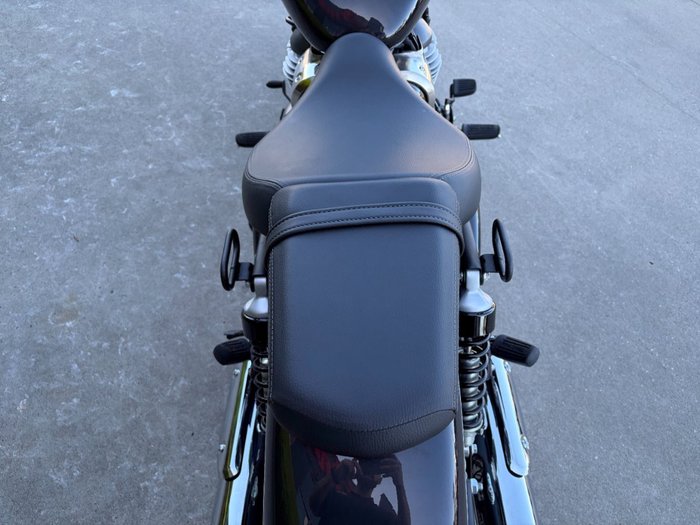2025 Royal Enfield SUPER METEOR 650 Astral Black