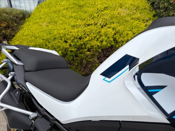 2025 CFMOTO MT EXPLORE STARRY WHITE