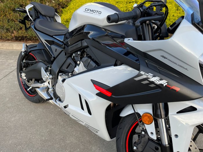 2026 CFMOTO 2026 CF Moto 650CC 675SR-R ABS Aerolite Grey