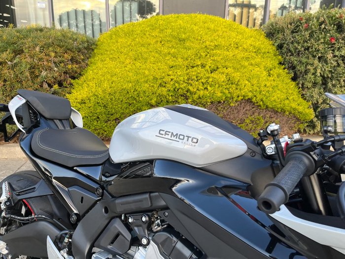 2026 CFMOTO 2026 CF Moto 650CC 675SR-R ABS Aerolite Grey