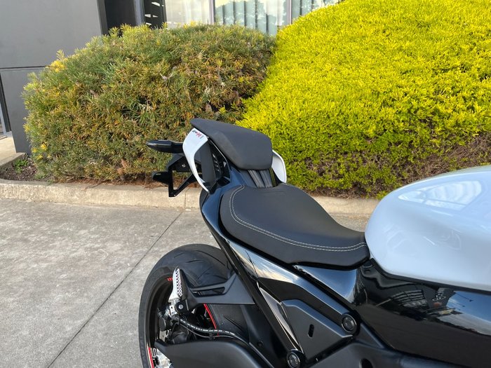 2026 CFMOTO 2026 CF Moto 650CC 675SR-R ABS Aerolite Grey