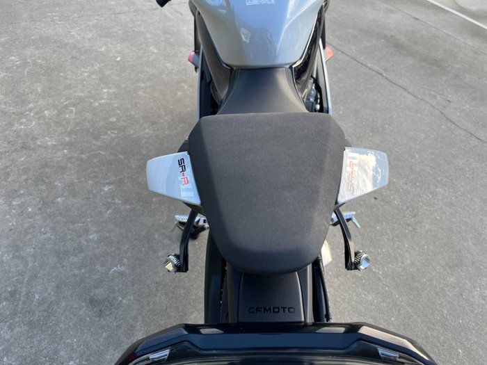 2026 CFMOTO 2026 CF Moto 650CC 675SR-R ABS Aerolite Grey
