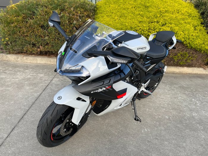 2026 CFMOTO 2026 CF Moto 650CC 675SR-R ABS Aerolite Grey