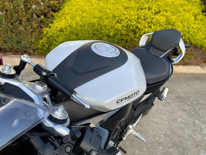 2026 CFMOTO 2026 CF Moto 650CC 675SR-R ABS Aerolite Grey