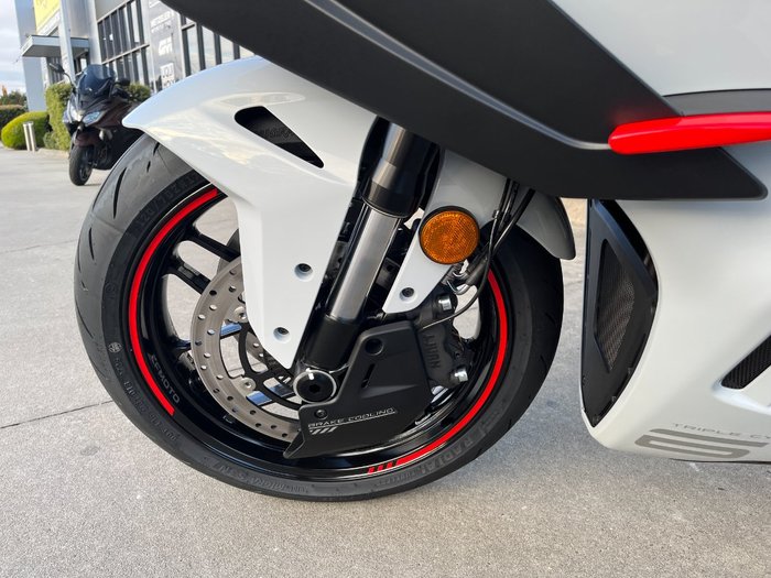 2026 CFMOTO 2026 CF Moto 650CC 675SR-R ABS Aerolite Grey