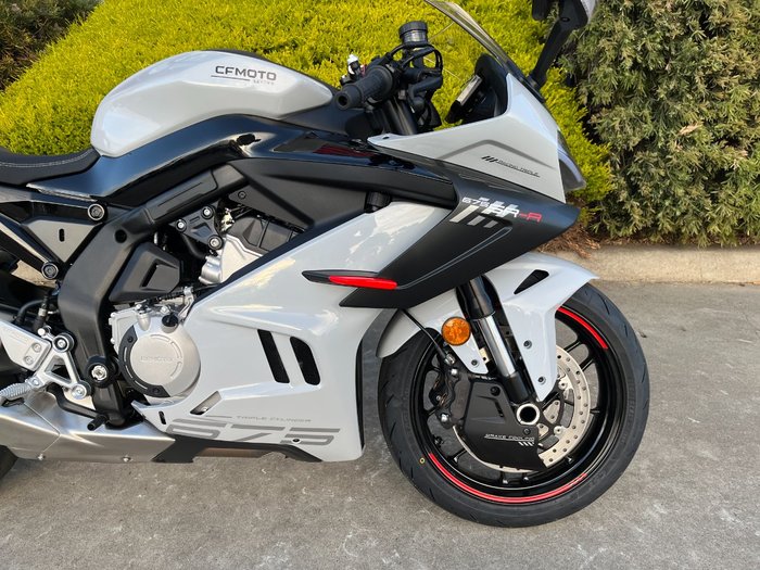 2026 CFMOTO 2026 CF Moto 650CC 675SR-R ABS Aerolite Grey