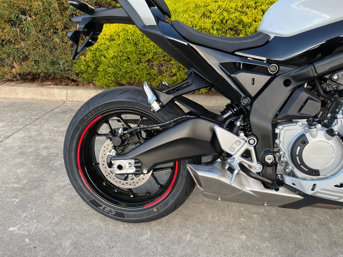 2026 CFMOTO 2026 CF Moto 650CC 675SR-R ABS Aerolite Grey