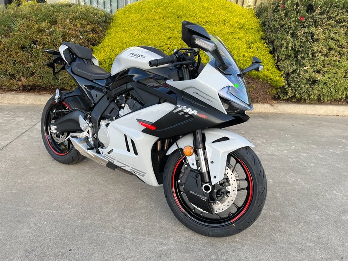 2026 CFMOTO 2026 CF Moto 650CC 675SR-R ABS Aerolite Grey