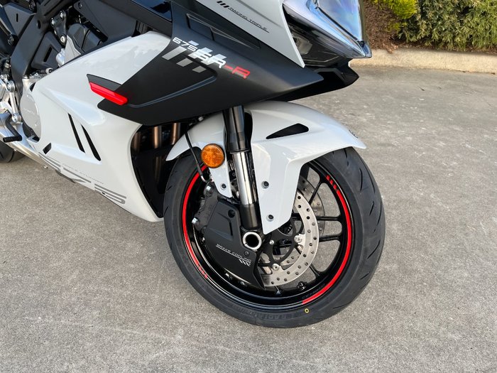 2026 CFMOTO 2026 CF Moto 650CC 675SR-R ABS Aerolite Grey