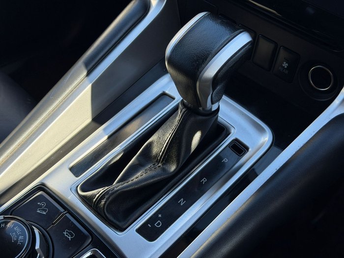 2019 Mitsubishi Pajero Sport Black Edition
