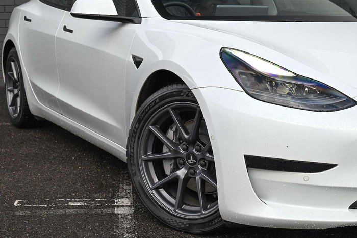 2022 Tesla Model 3 Rear-Wheel Drive