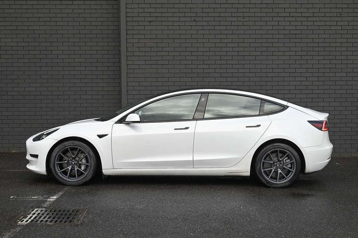 2022 Tesla Model 3 Rear-Wheel Drive