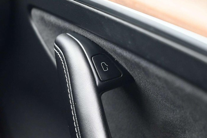 2022 Tesla Model 3 Rear-Wheel Drive