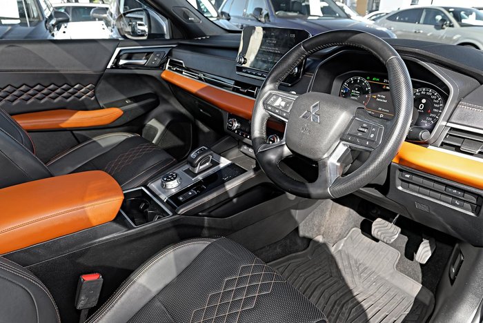 2023 Mitsubishi Outlander Exceed Tourer
