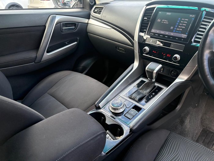 2021 Mitsubishi Pajero Sport GLX