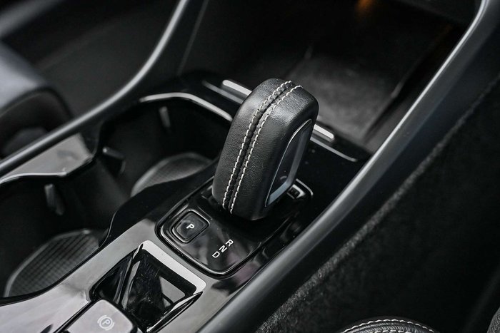 2020 Volvo XC40 T5 R-Design