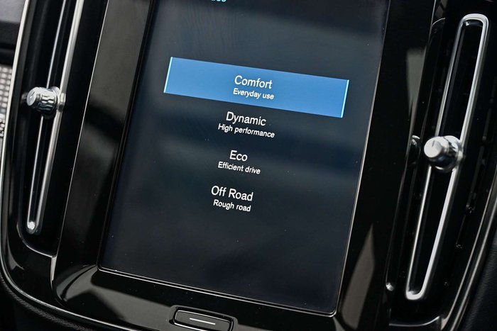 2020 Volvo XC40 T5 R-Design