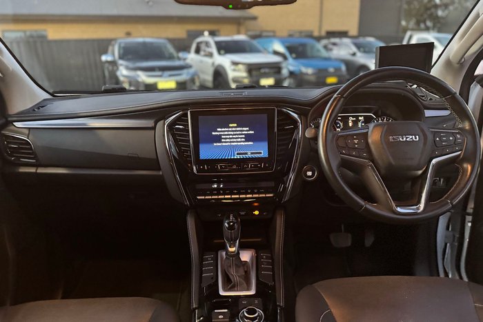2022 Isuzu MU-X LS-T