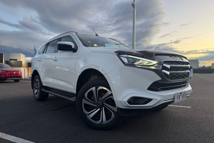 2022 Isuzu MU-X LS-T