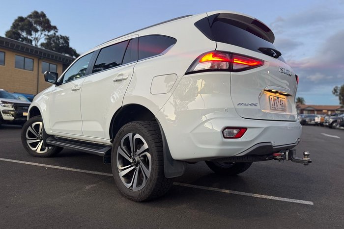 2022 Isuzu MU-X LS-T