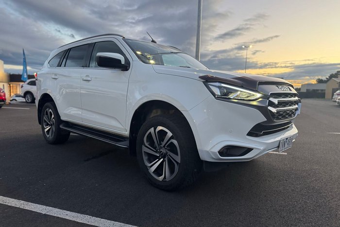 2022 Isuzu MU-X LS-T