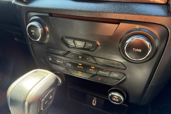 2018 Ford Everest Titanium