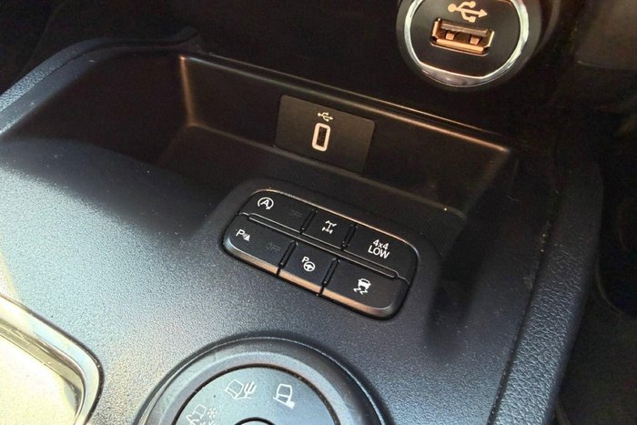 2018 Ford Everest Titanium