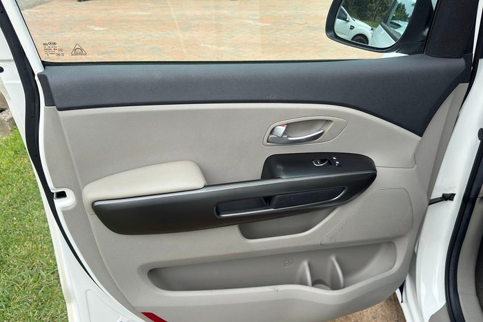 2018 Kia Carnival S YP MY19 White