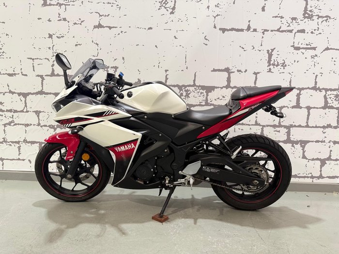 2016 Yamaha YZF-R3 R3 White