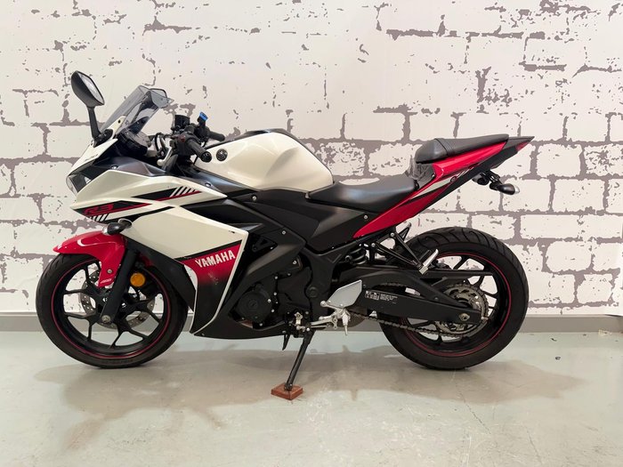 2016 Yamaha YZF-R3 R3 White