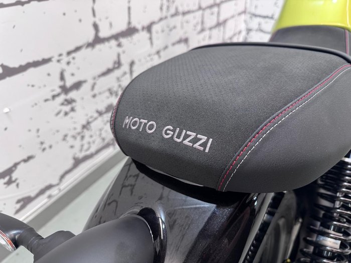 2025 Moto Guzzi V7 Special Special Green