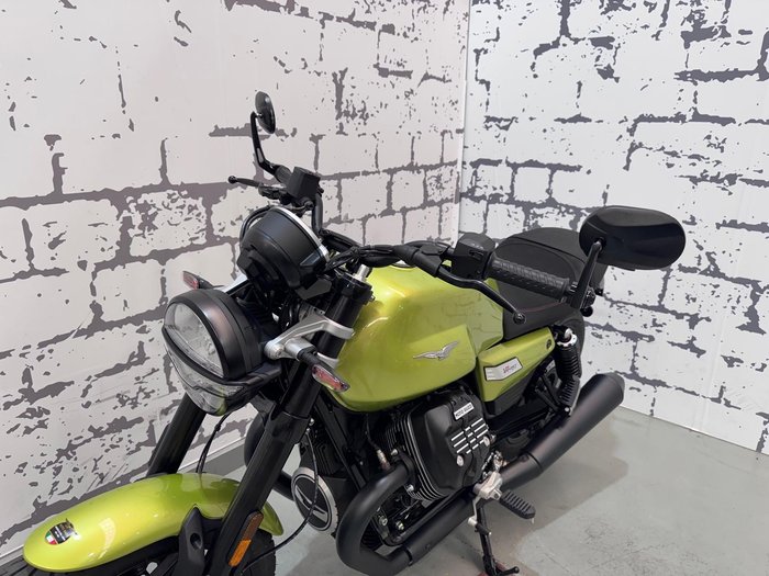 2025 Moto Guzzi V7 Special Special Green