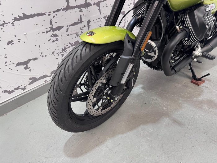 2025 Moto Guzzi V7 Special Special Green