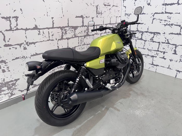 2025 Moto Guzzi V7 Special Special Green
