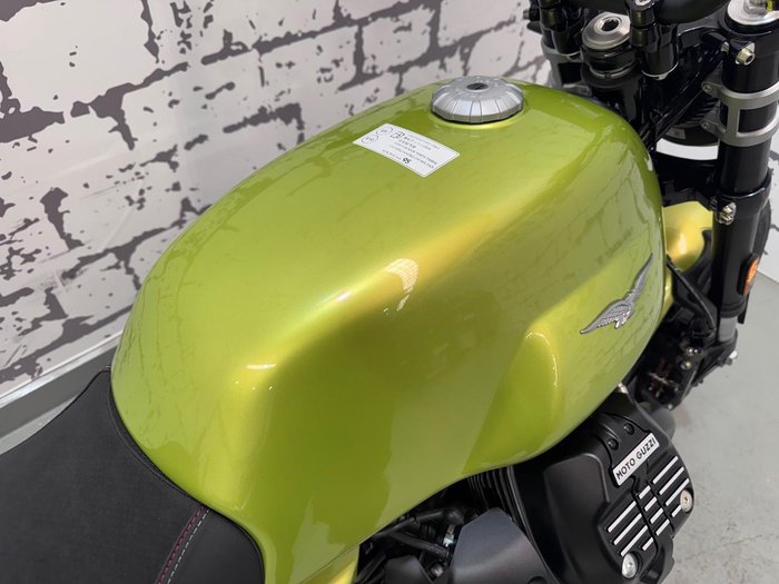 2025 Moto Guzzi V7 Special Special Green