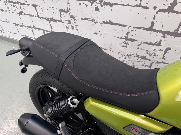 2025 Moto Guzzi V7 Special Special Green