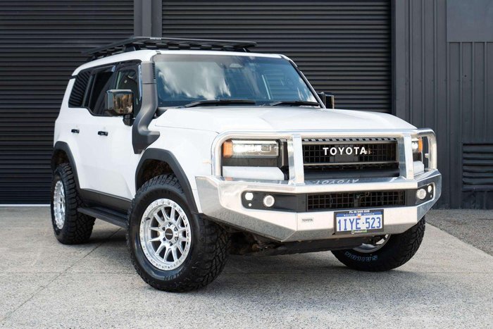2025 Toyota Landcruiser Prado