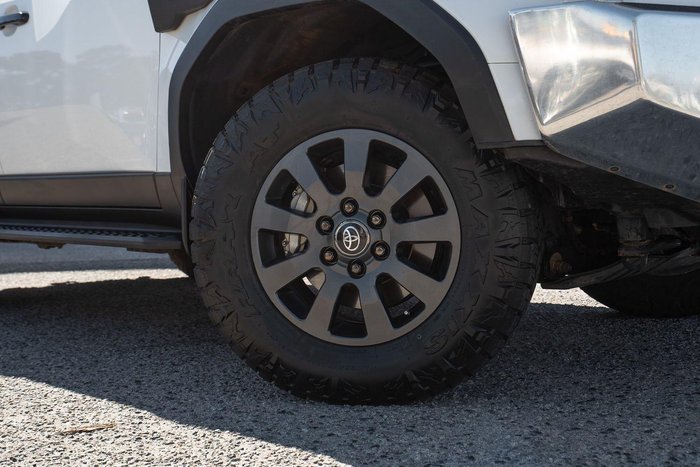 2025 Toyota Landcruiser Prado Altitude