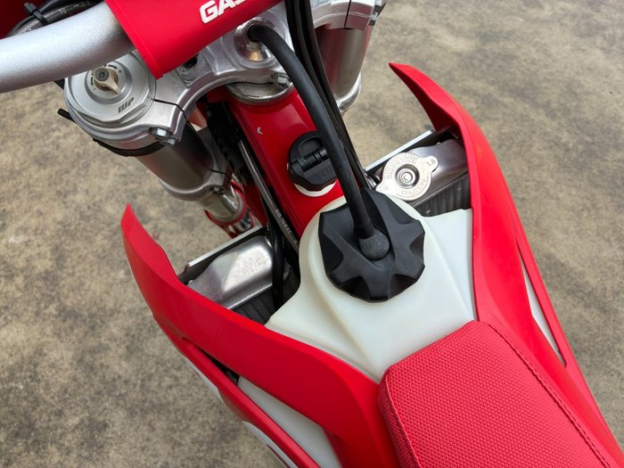 2022 Gas Imports EC 300 Red