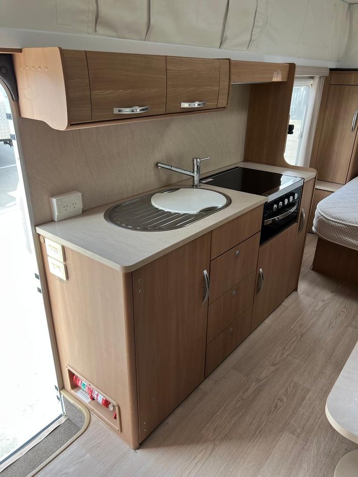 2014 Jayco Journey Outback 17.55-8 Pop Top
