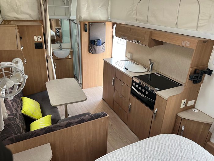 2014 Jayco Journey Outback 17.55-8 Pop Top