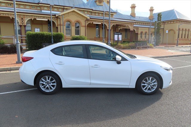 2018 MAZDA Mazda3 NEO SPORT MAZDA3 NEO SPORT Snowflake White Pearl