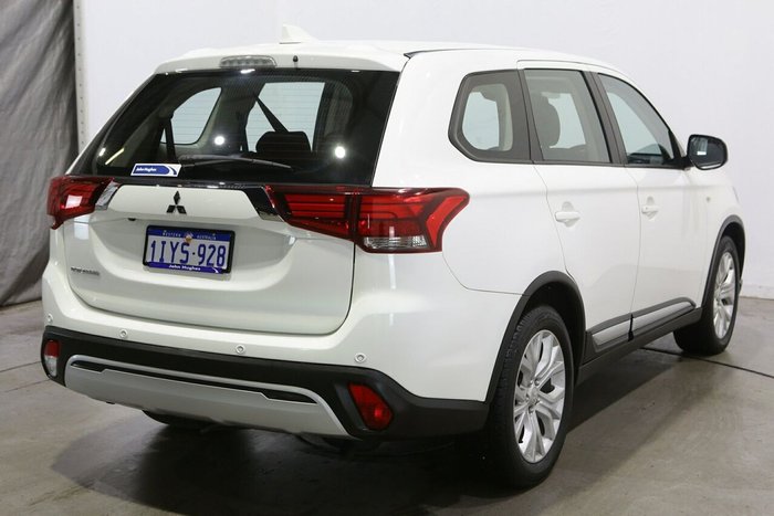 2021 Mitsubishi Outlander ES