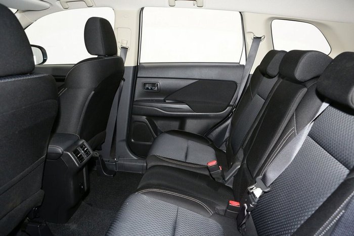 2021 Mitsubishi Outlander ES