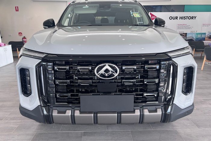 2026 LDV D90 Executive SV9A MY25 Concrete Grey /Black roof (2C)